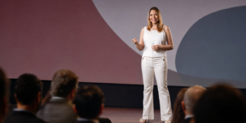 Palestras e treinamentos corporativos sobre saúde mental, relacionamentos e bem-estar no trabalho